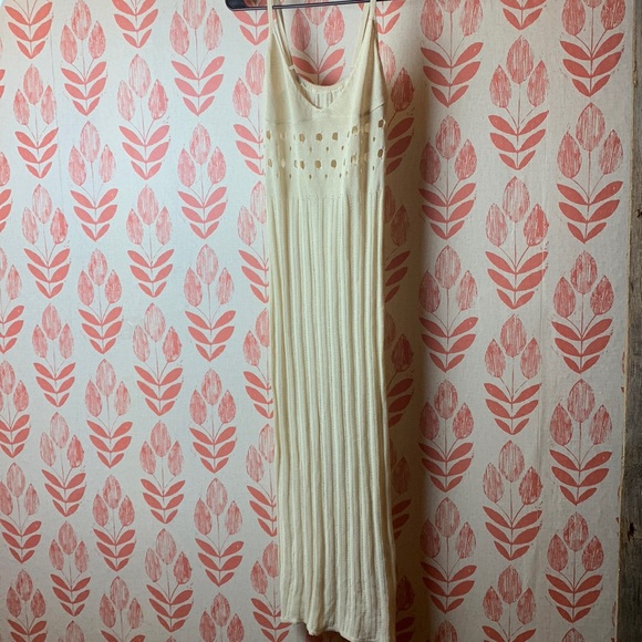 Micas Maxi with beautiful cutout sweater knit designs! Size S - Picture 1 of 3